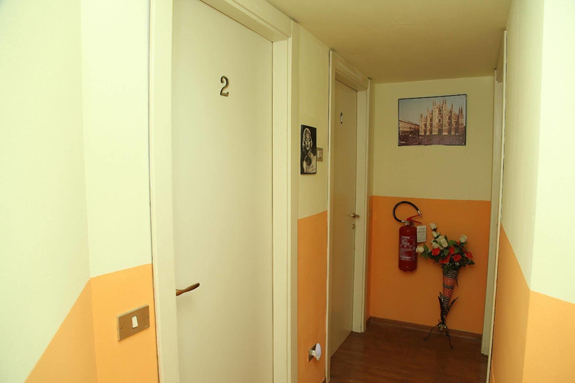 Lovely House Hotel Milan Exterior photo